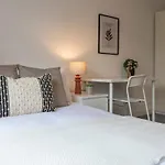 Prime 3br Flat Sleeps 6 Free Parking Plus! * Leeds (West Yorkshire)