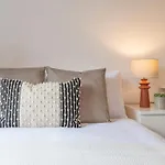 Prime 3br Flat Sleeps 6 Free Parking Plus! Leeds (West Yorkshire)