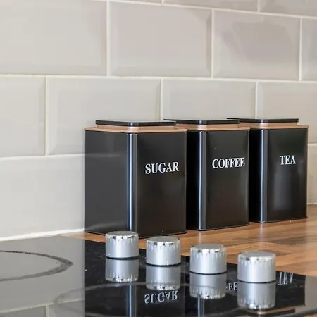 Apartamento Spacious 3BR Apt Guests 6 Parking Central Leeds