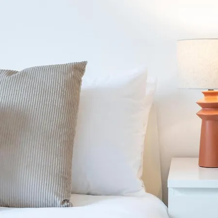 Spacious 3BR Apt Guests 6 Parking Central Leeds Leeds (West Yorkshire)