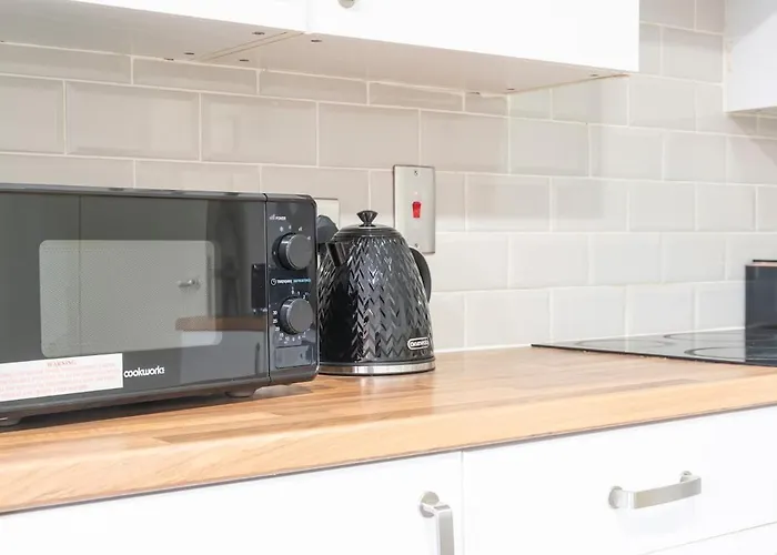 Apartamento Spacious 3BR Apt Guests 6 Parking Central Leeds *