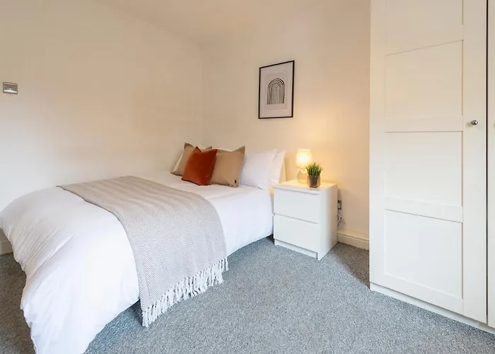 Apartamento Spacious 3BR Apt Guests 6 Parking Central Leeds Leeds (West Yorkshire)