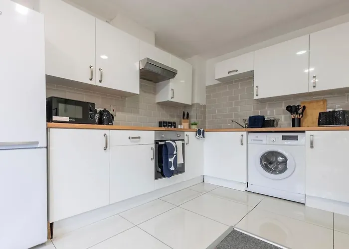 Spacious 3BR Apt Guests 6 Parking Central Leeds Apartamento Leeds (West Yorkshire)