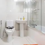 Prime 3br Flat Sleeps 6 Free Parking Plus!
